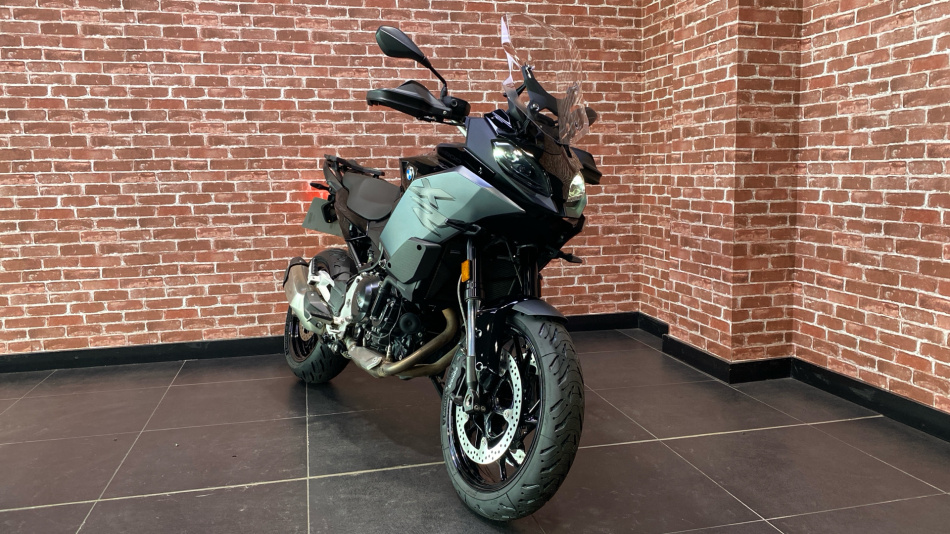 BMW F900 XR